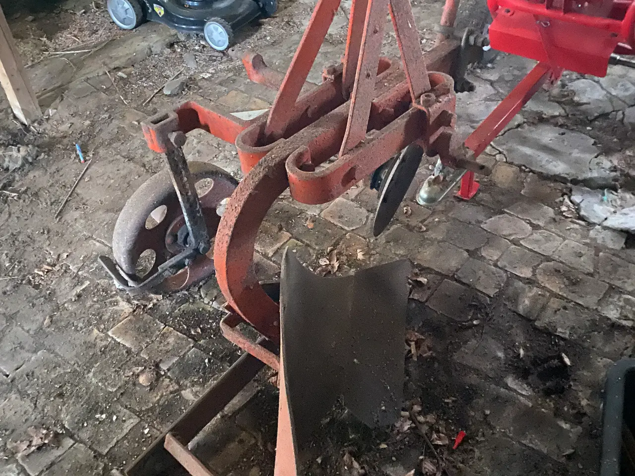 Billede 1 - En furet plov - perfekt til mindre traktor