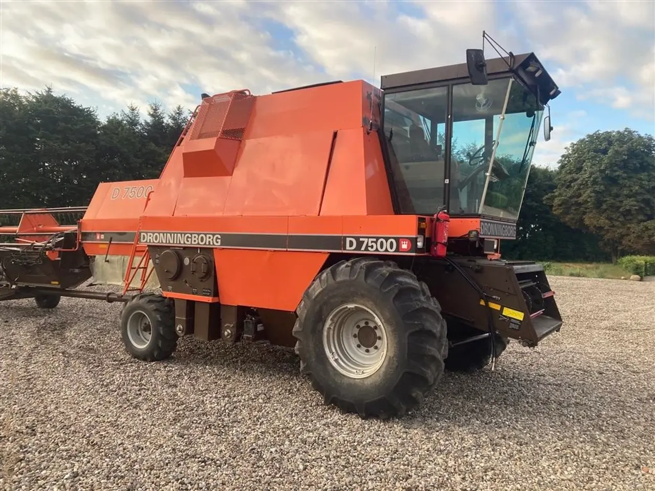 Billede 5 - New Holland Mejetærskere købes