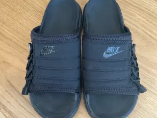 Nike sorte sandaler
