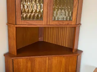 Teak hjørneskab