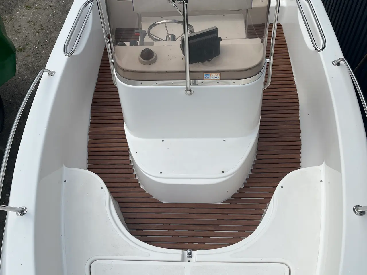 Billede 9 - Styrpultsbåd Janmor 530, 140 hk, bådtrailer m spil
