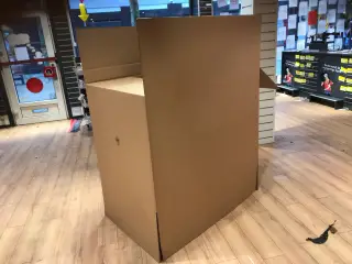 Store kraftige flyttekasser