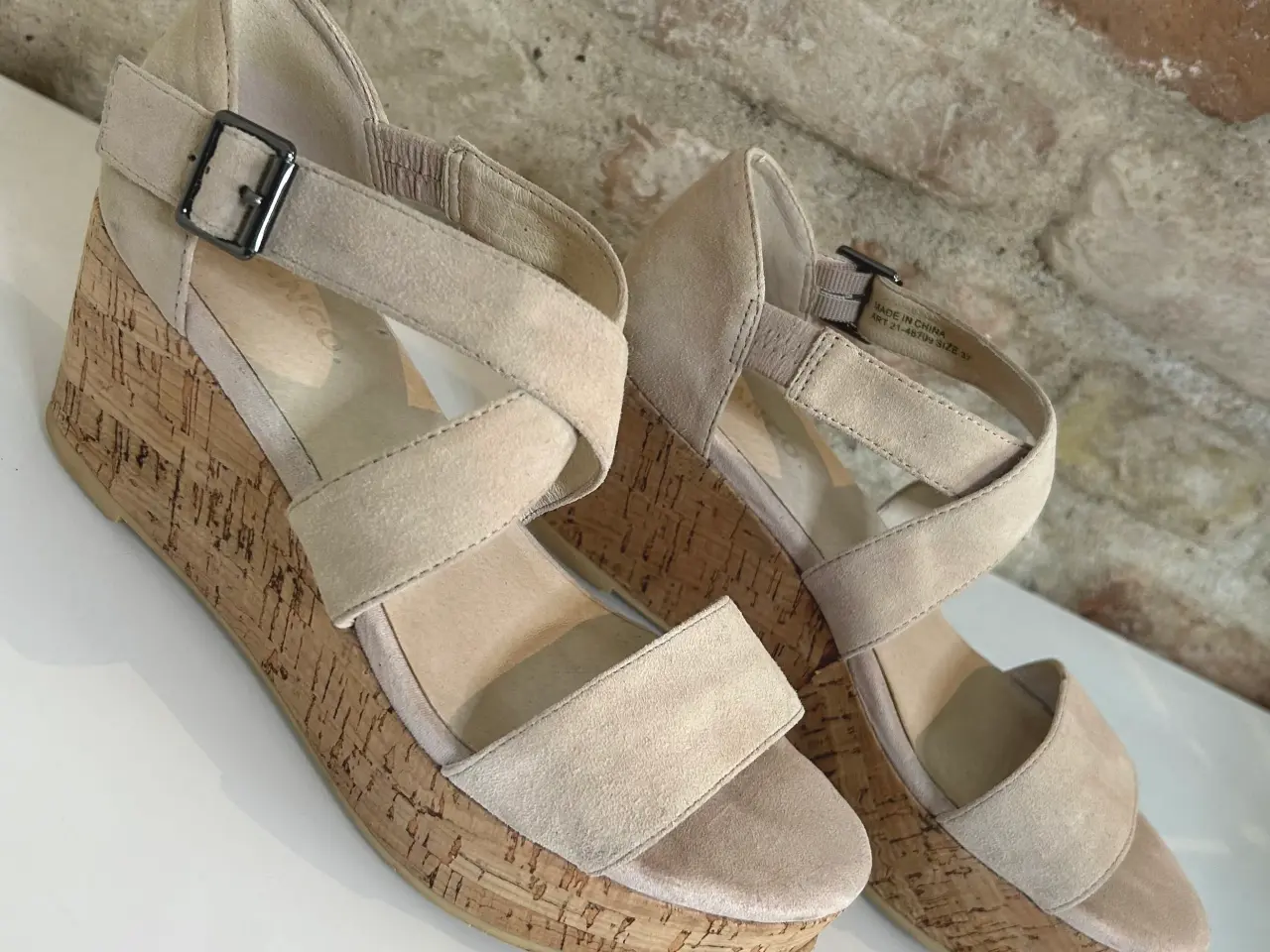 Billede 1 - Kilehæls sandal