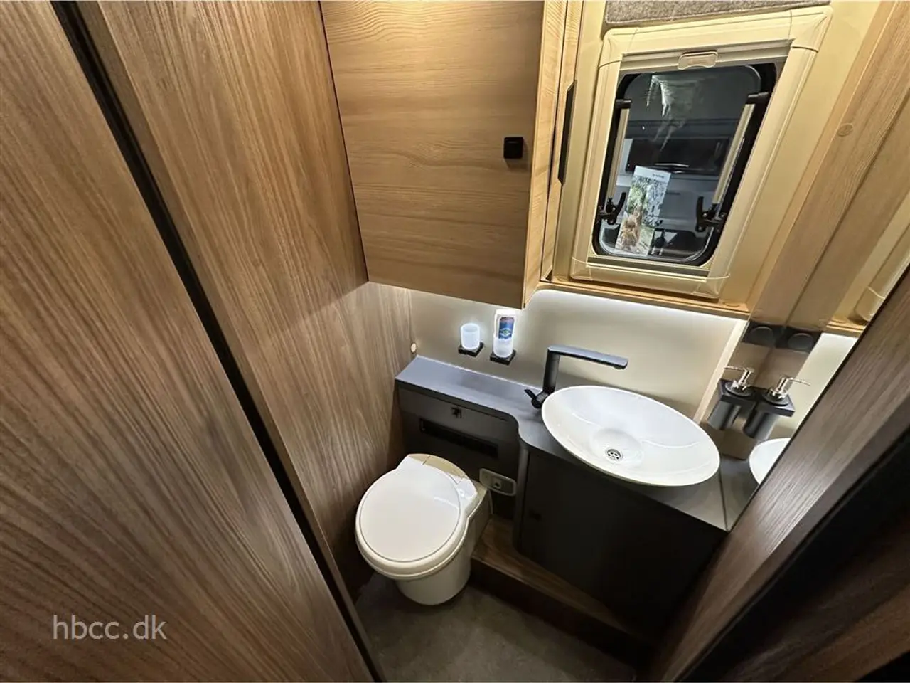 Billede 10 - 2026 - Euramobil Profila T726 EB Eura Mobil Profila T 726 EB – Premium autocamper på Mercedes med komplet Mondial-udstyr