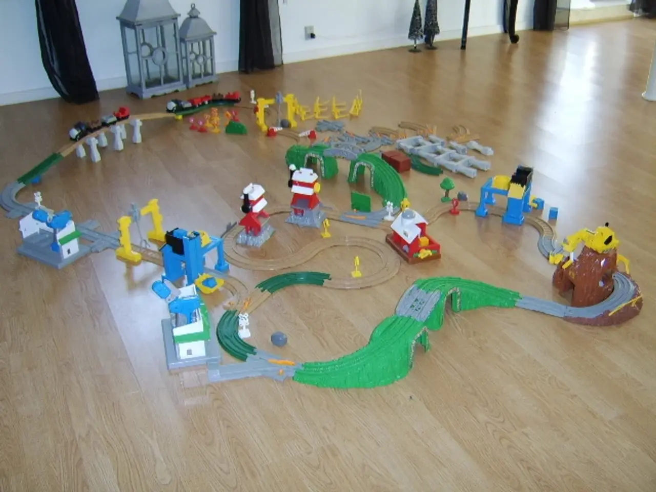 Billede 6 - Fisher-Price Hus til togbane