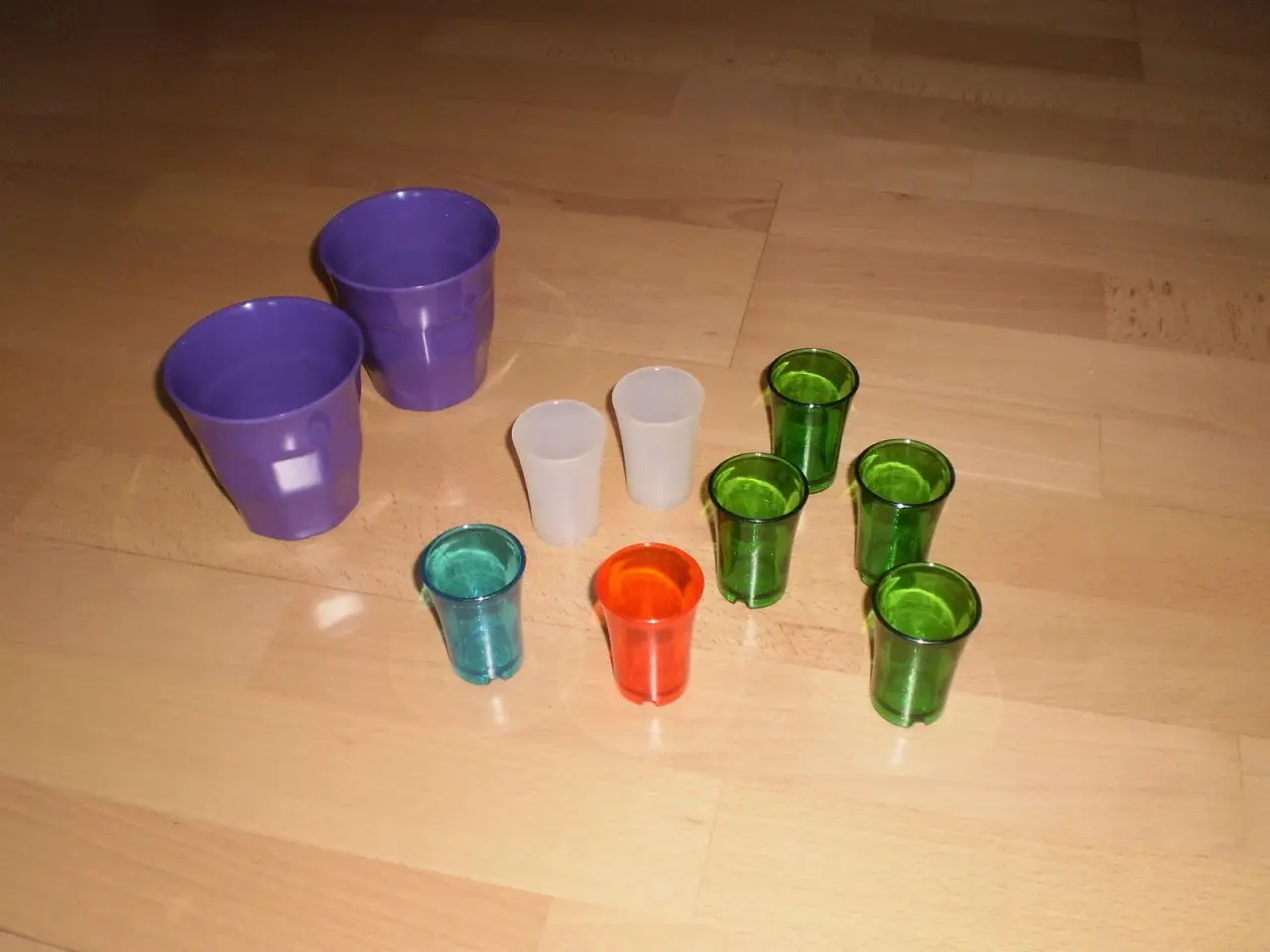 Billede 2 - Skål m/låg t/microovn+Farvede glas t/camping+ mere