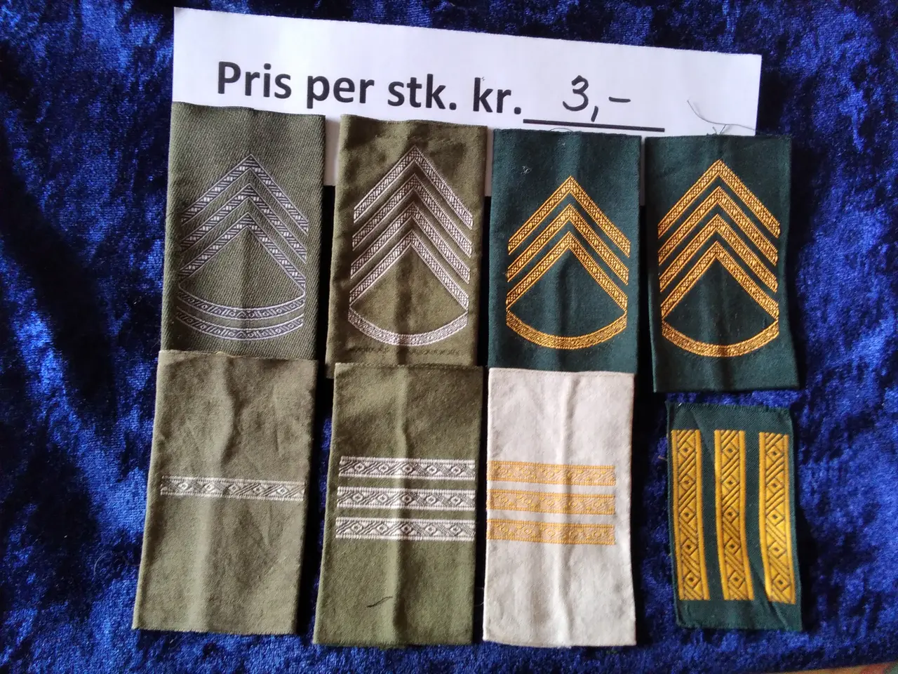Billede 13 - Militære regimentsmærker og meget andet.
