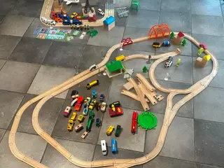 Stort togbanesæt – BRIO, IKEA, Lidl m.m. – 400 kr.