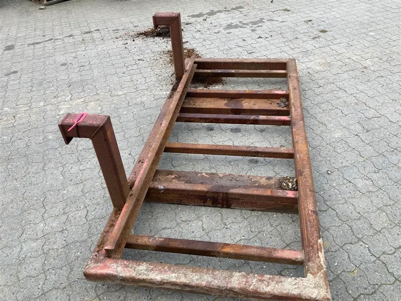 Billede 2 - - - - Skovlstativ bredde 220 og 100 cm dybde