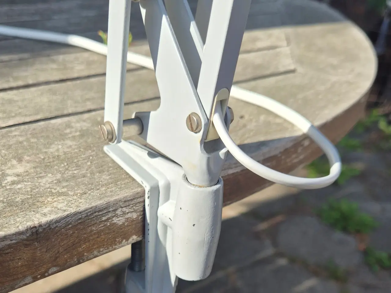 Billede 14 - Fin lysegrå arkitektlampe