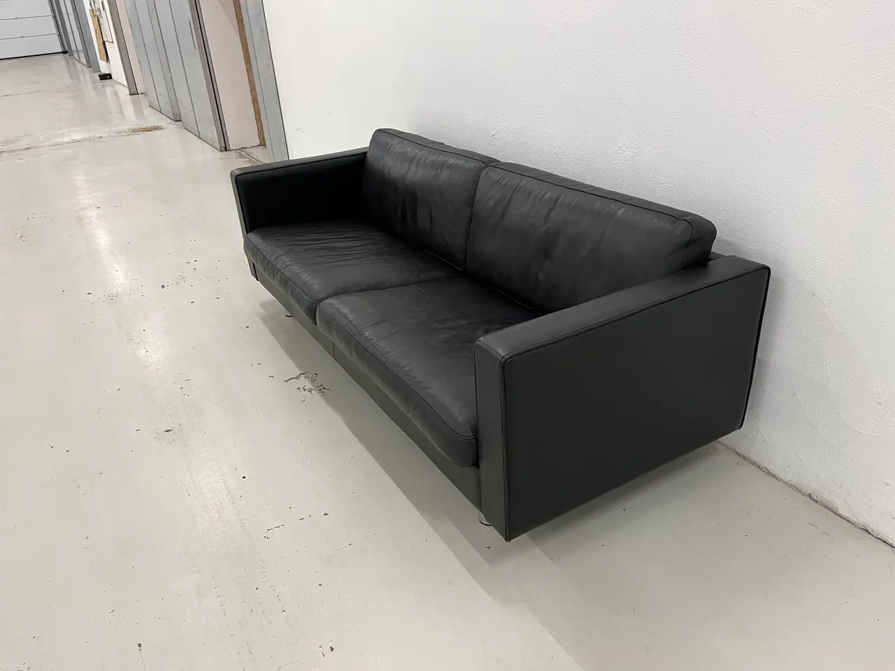 Billede 5 - Mogens Hansen MH321 3 Pers.Sofa i sort semianilin.