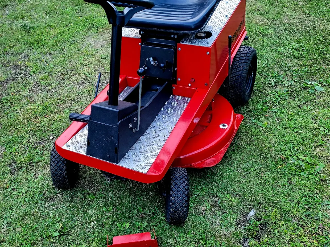 Billede 1 - Yard-Man 8hp-30" havetraktor