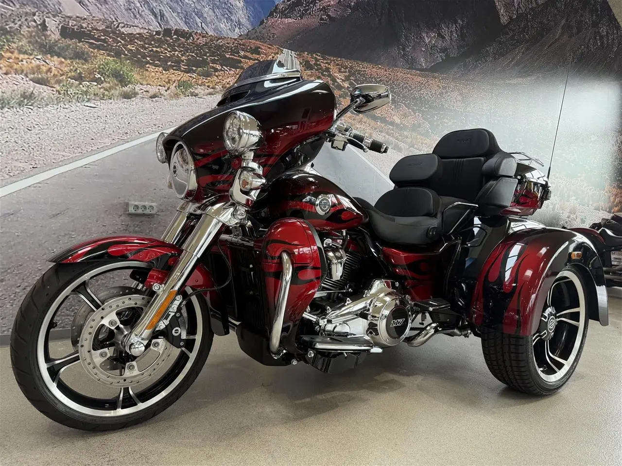 Billede 10 - Harley-Davidson FLHTCUTGSE Tri Glide Ultra CVO 117" Trike