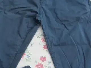 Str. 32", elastiske CHINOS fra MINIMUM