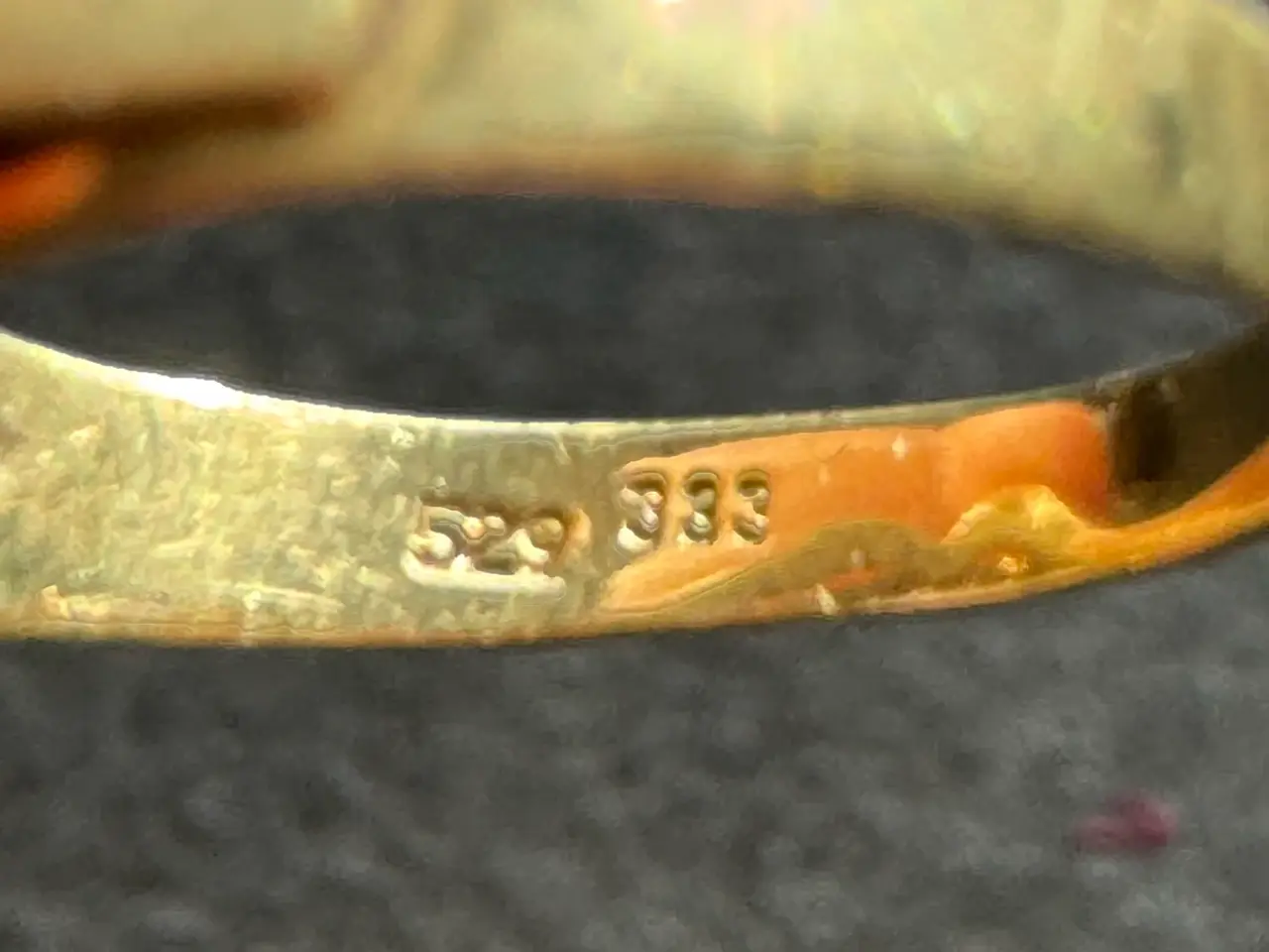 Billede 10 - Guld ring med 3 sten 