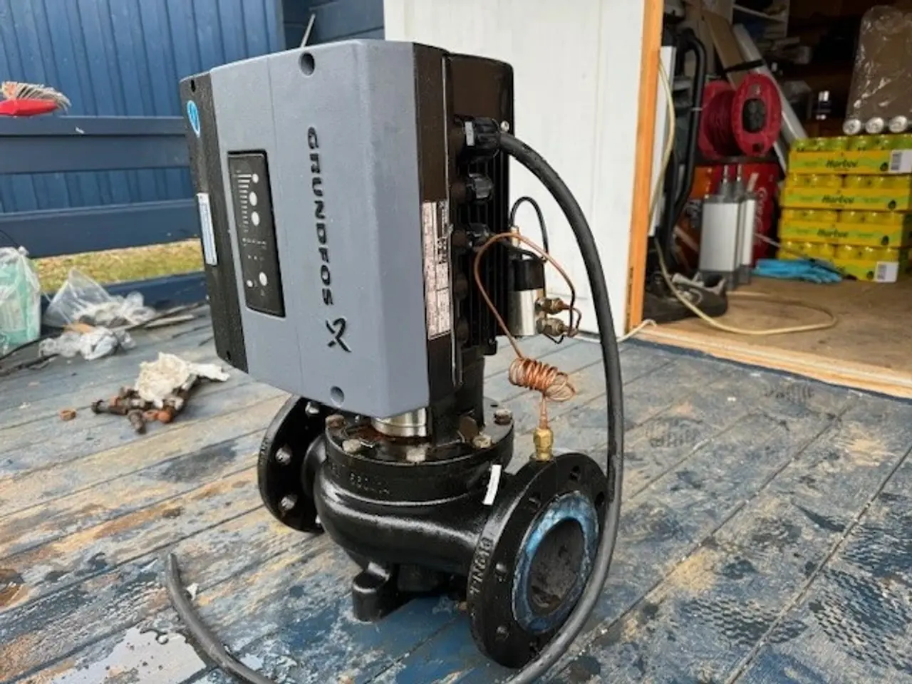Billede 1 - Grundfos pumpe med frekvens- og trykstyring
