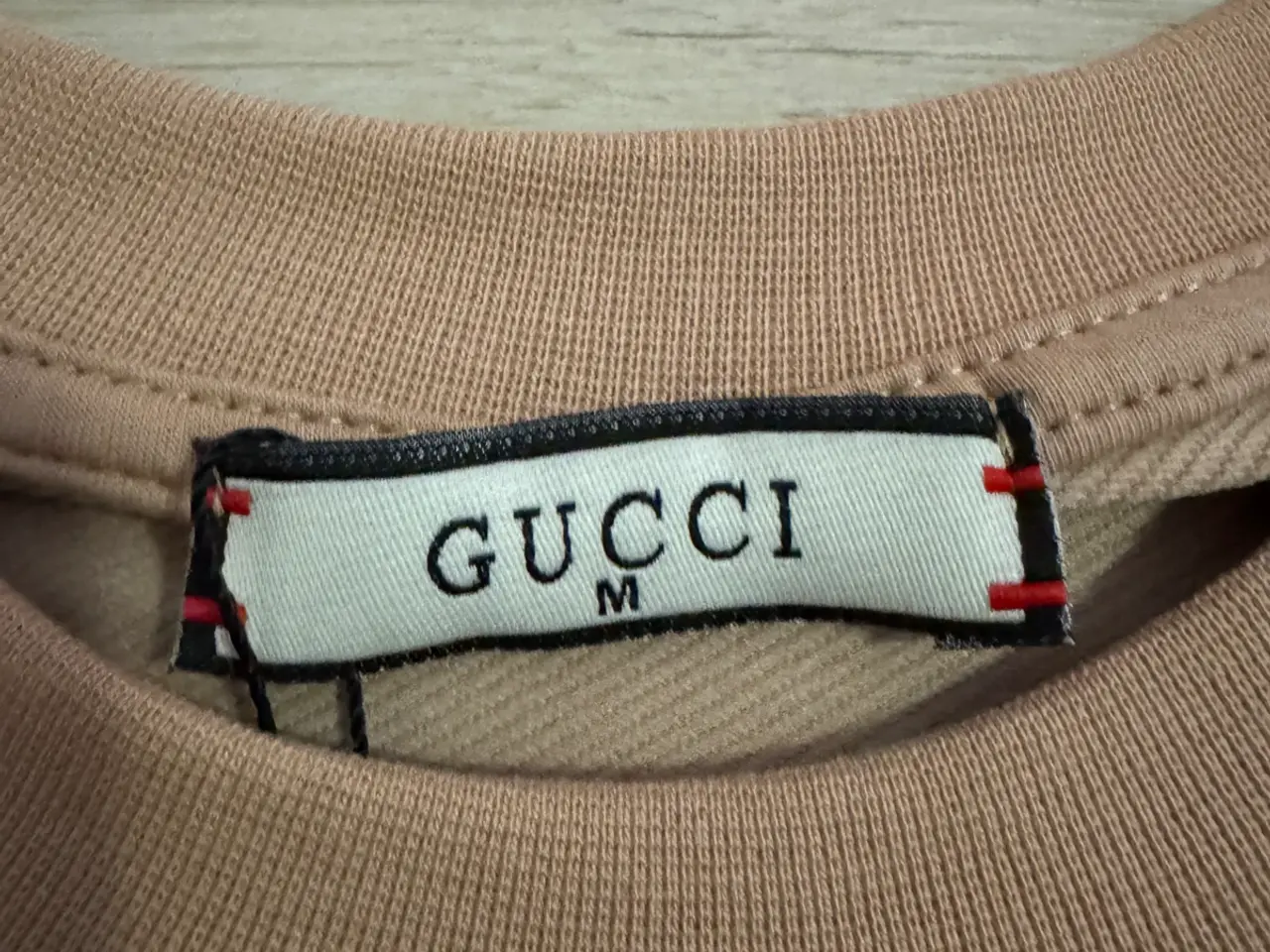 Billede 2 - Cucci t-shirt sælges