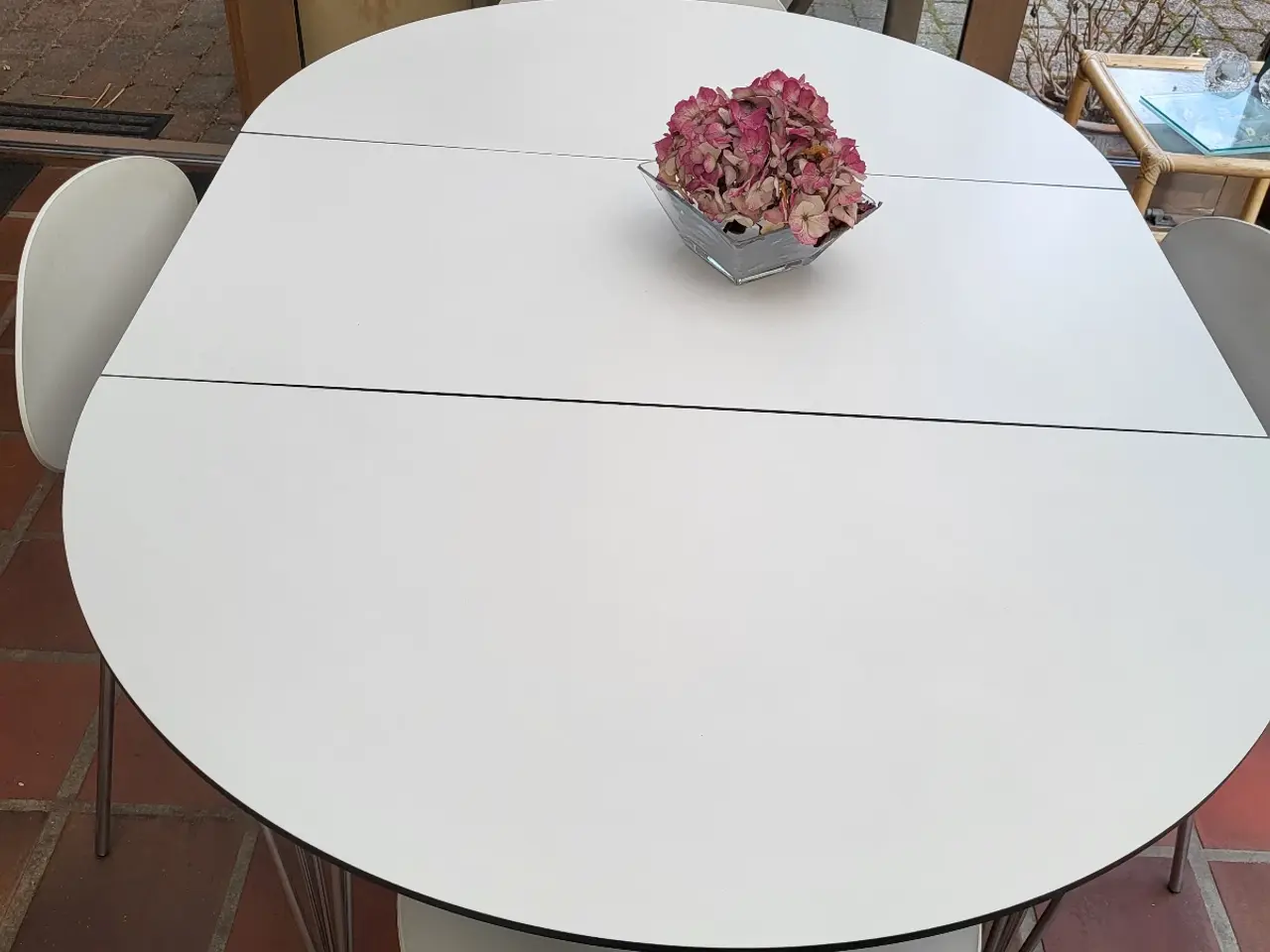Billede 2 - Haslev spisebord med 4 Pomona-stole