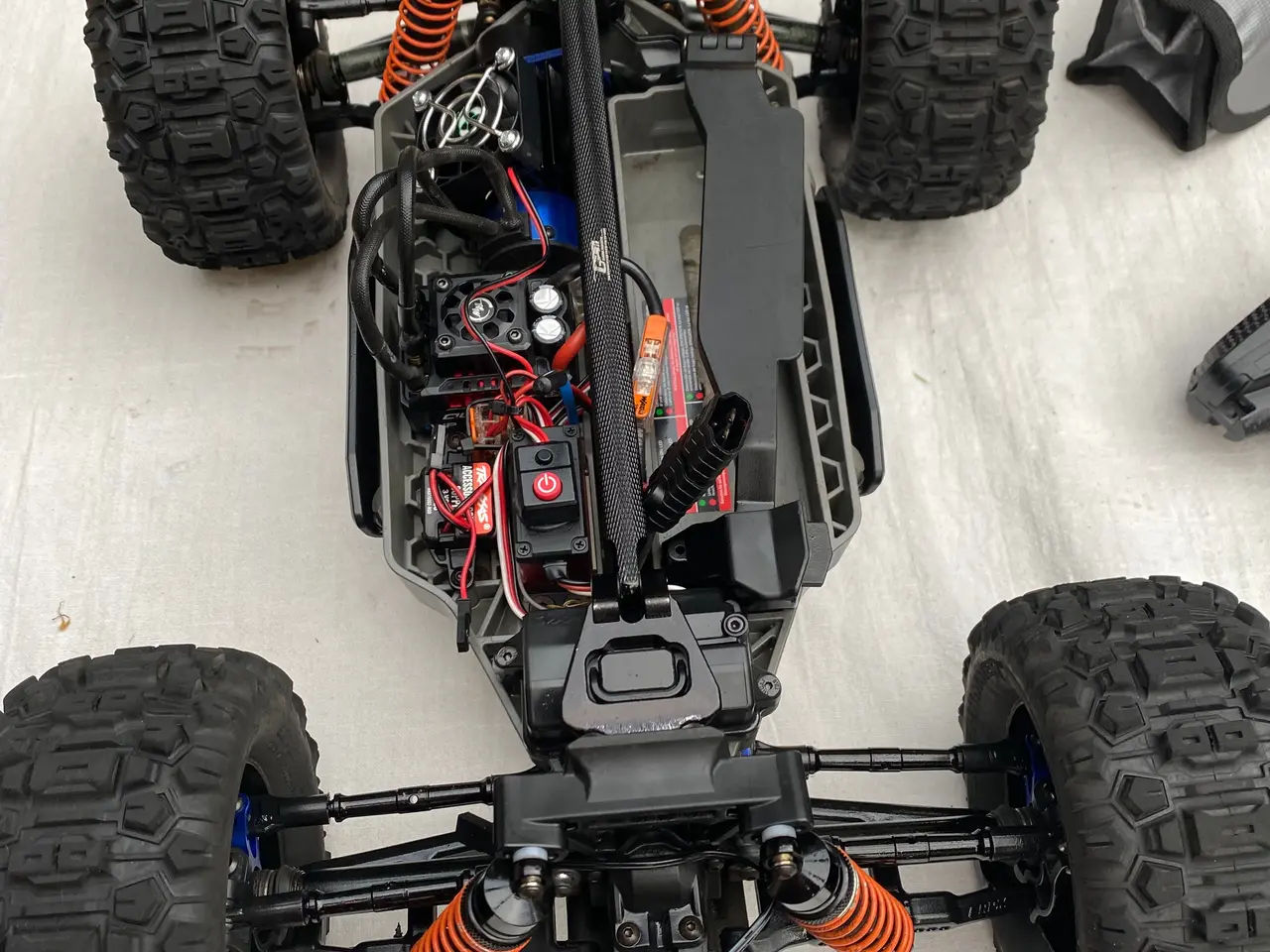 Billede 4 - Traxxas Hoss 4x4 VXL Ultimate Clipless 1/10