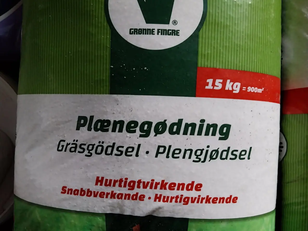 Billede 1 - Plænegødning 2 x 15 kg.