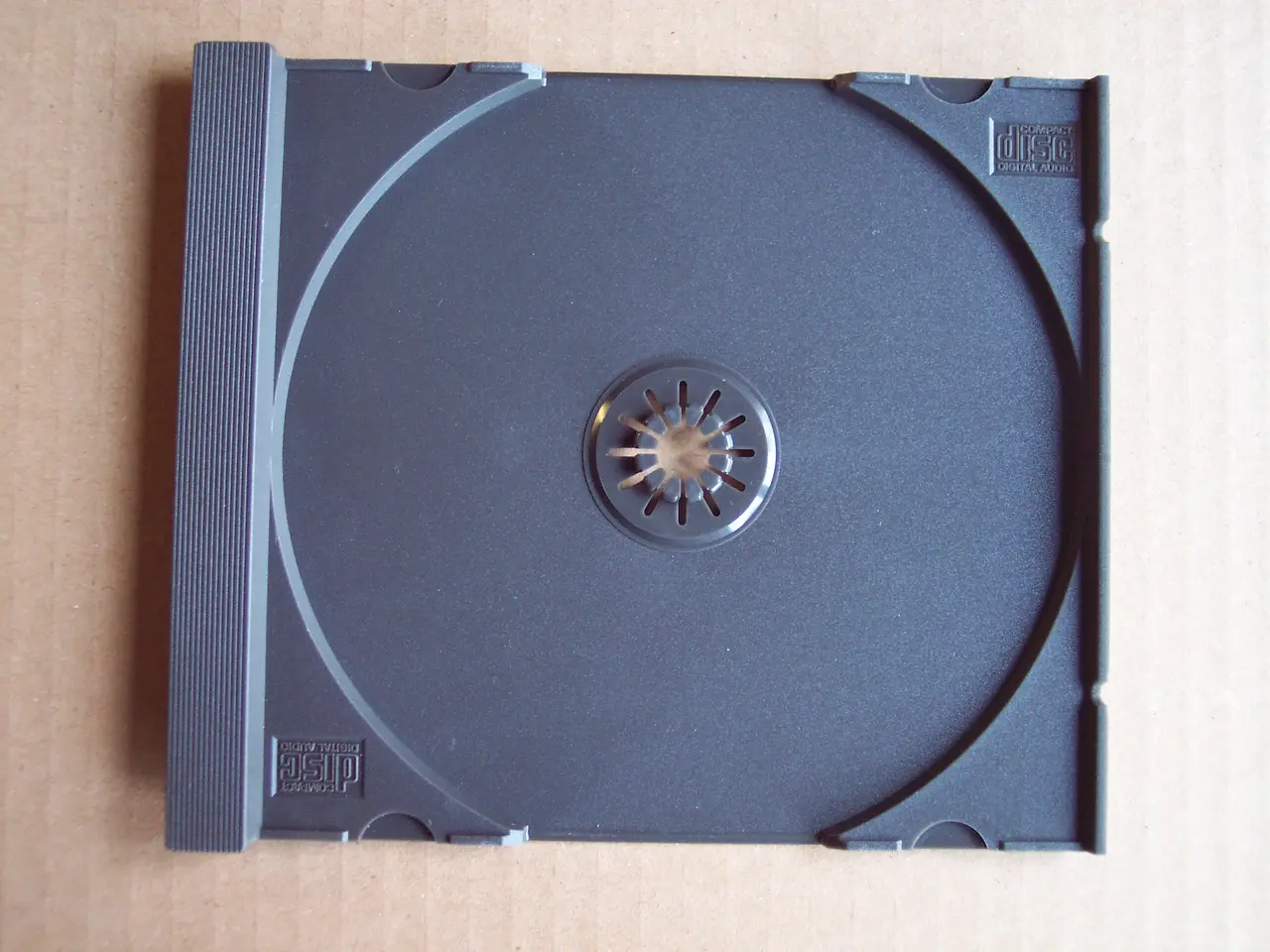 Billede 1 - .TRAY til CD covers sælges. Komplette uden knækked