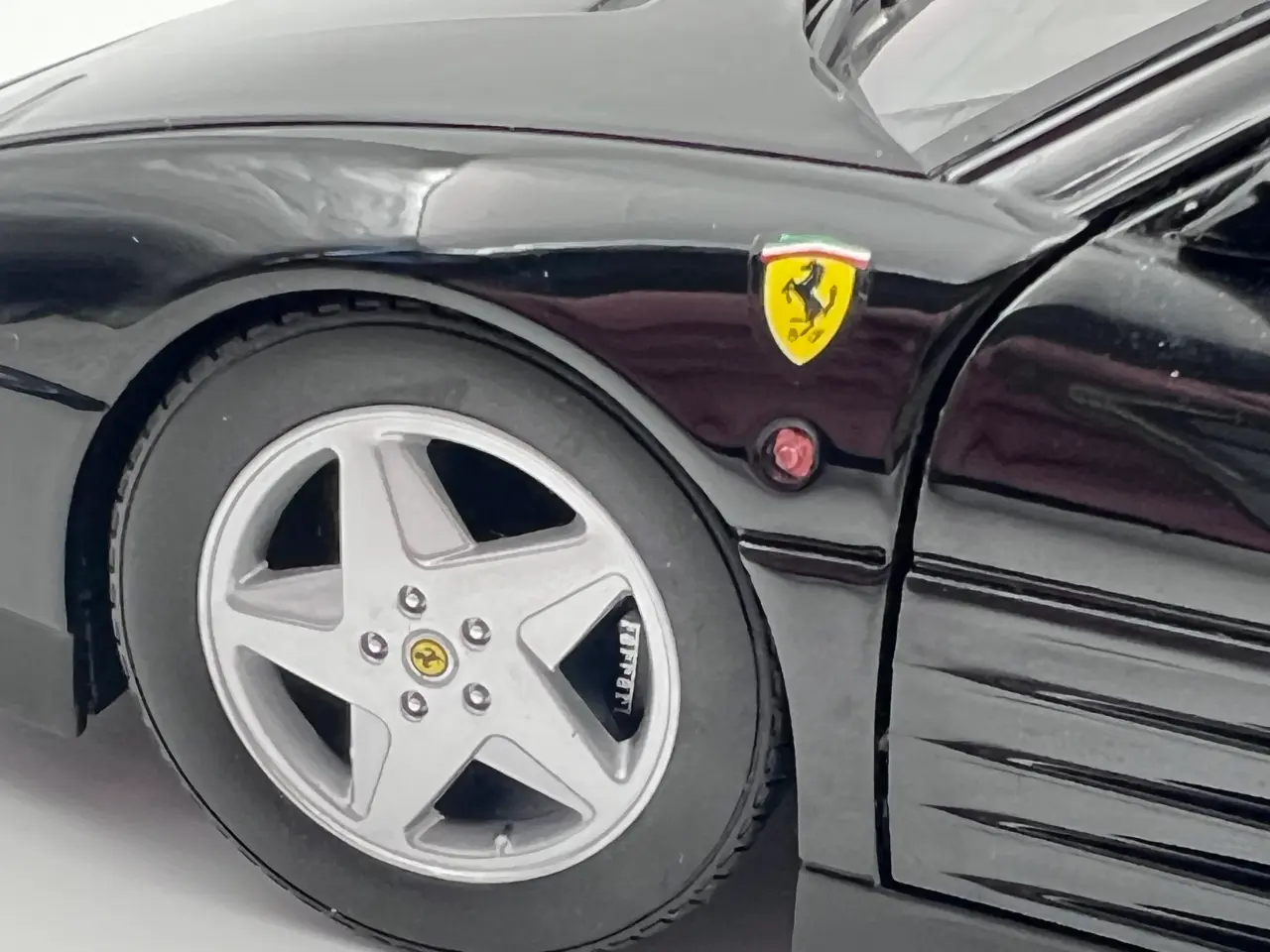 Billede 6 - 1991 Ferrari 348TB Sort / HotWheels - 1:18