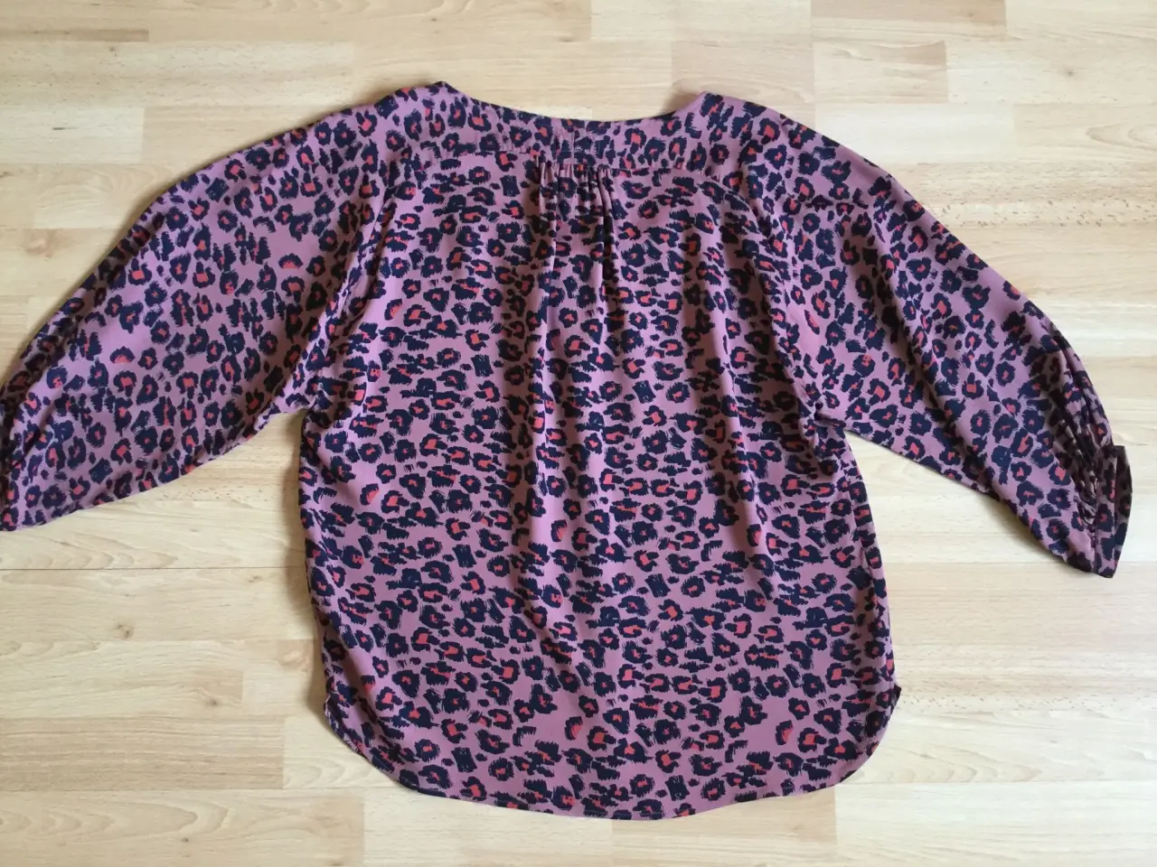Billede 5 - Ny NUMPH  bluse / skjorte  str. 42
