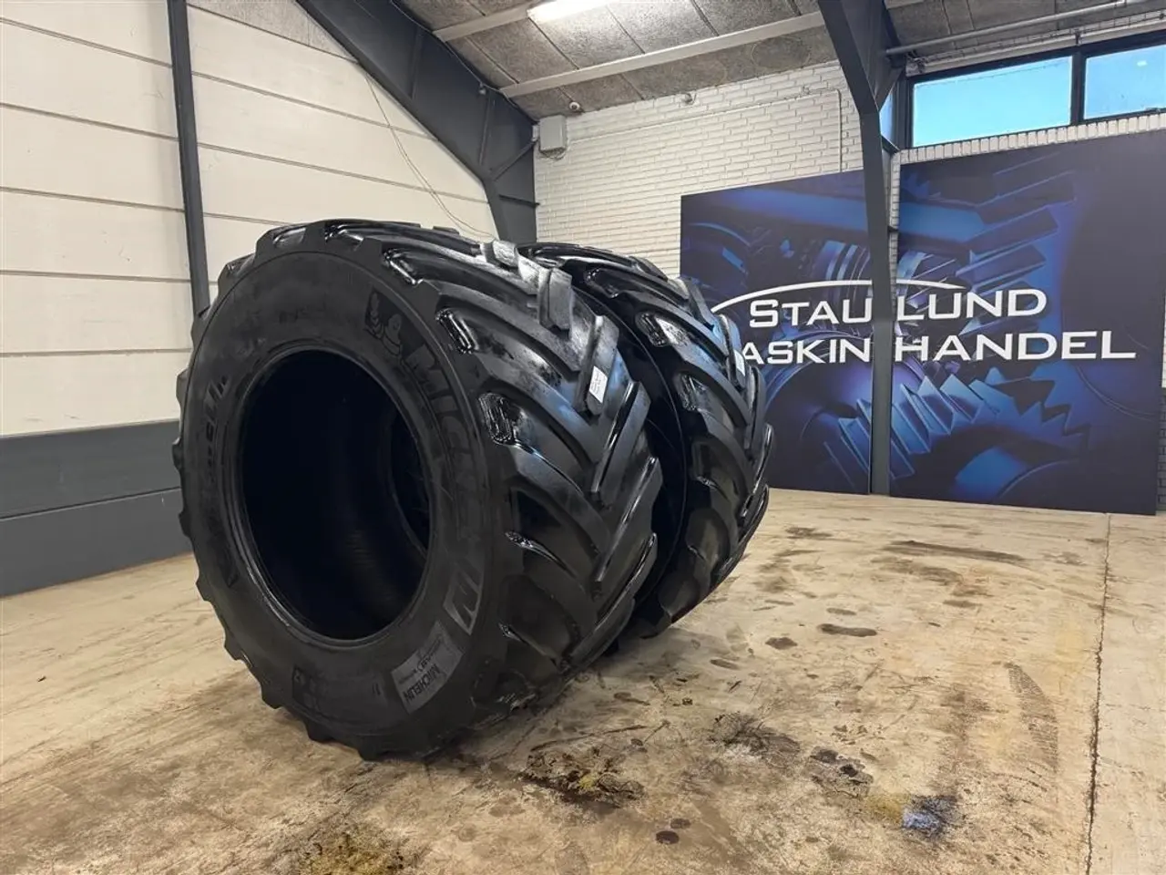 Billede 1 - Michelin 900/60R42