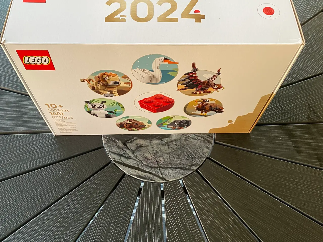 Billede 1 - Fin lego æske medarbejder æske sælges