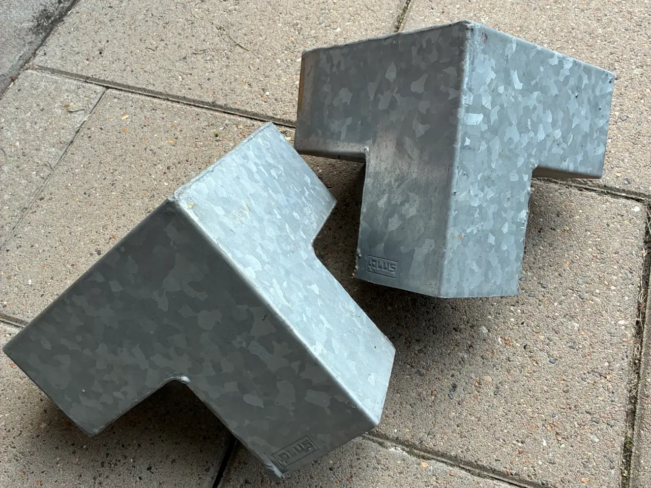 Billede 3 - Galvaniseret t-stykke stolpebeslag