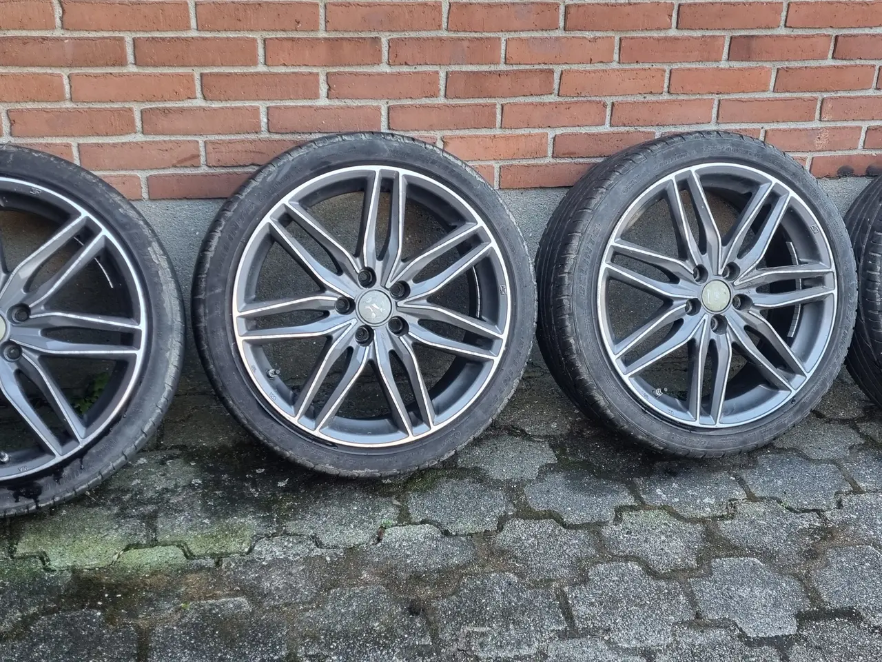 Billede 2 - 4 Fælge med dæk til suzuki s - cross