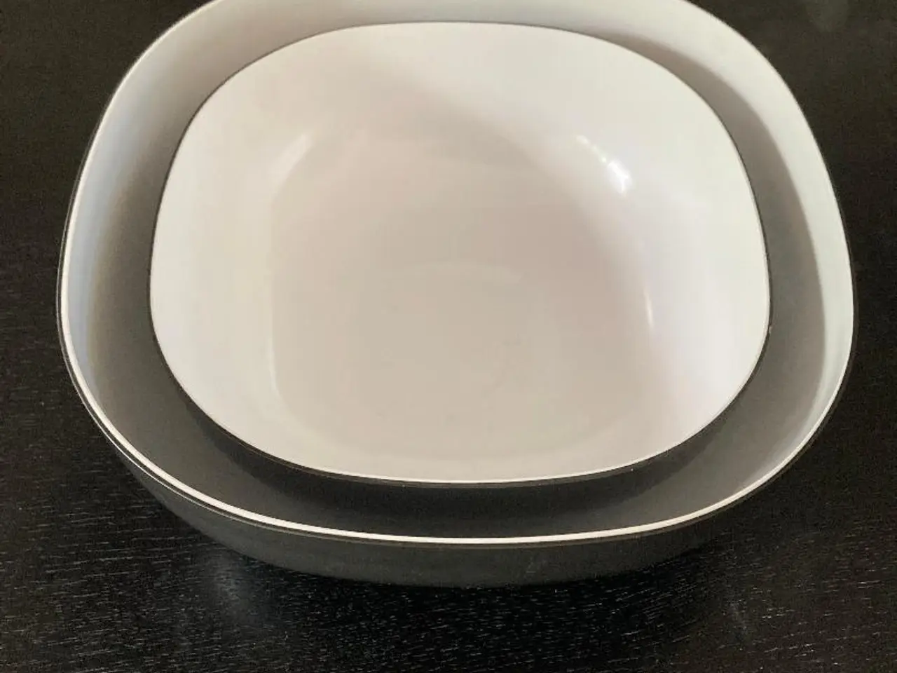 Billede 1 - 2 Flotte Rosti skåle, 2,5 og 4 liter, samlet pris