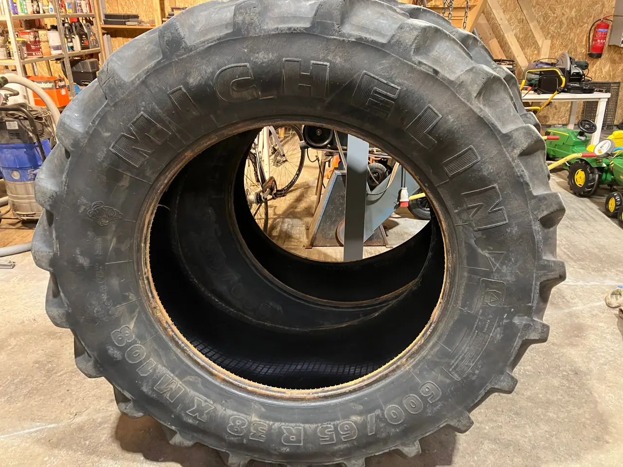 Billede 2 - 600/65-38 Michelin traktordæk XM 108