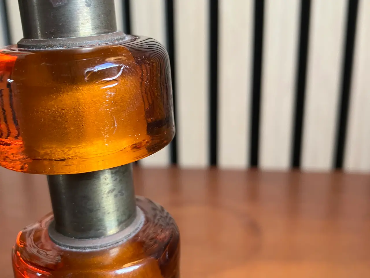Billede 4 - Retro bordlampe i ravfarvet glas