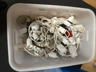 Forlængerledninger, strømskinner, lampeledning mm.