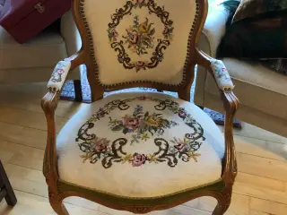 Stole med stof broderi sælges