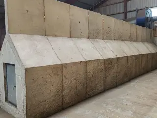 - - - Hovedkanal beton Beton hovedkanal 3 m høj og 12 meter lang