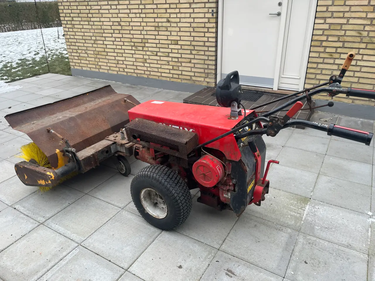 Billede 3 - Gravely fejemaskine 12 hp