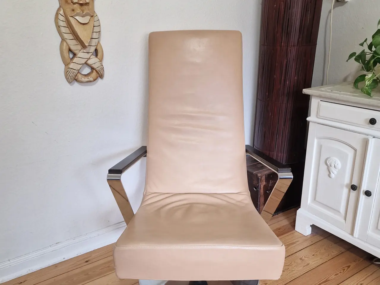 Billede 3 - Aero lænestol med fodskammel fra BoConcept. 