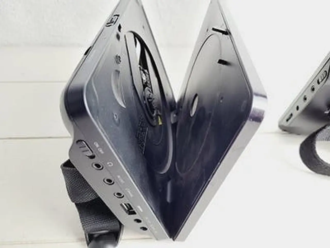 Billede 3 - ⭐️- 2 stk LCD Skærme m. Mini dvd afspiller - Akai