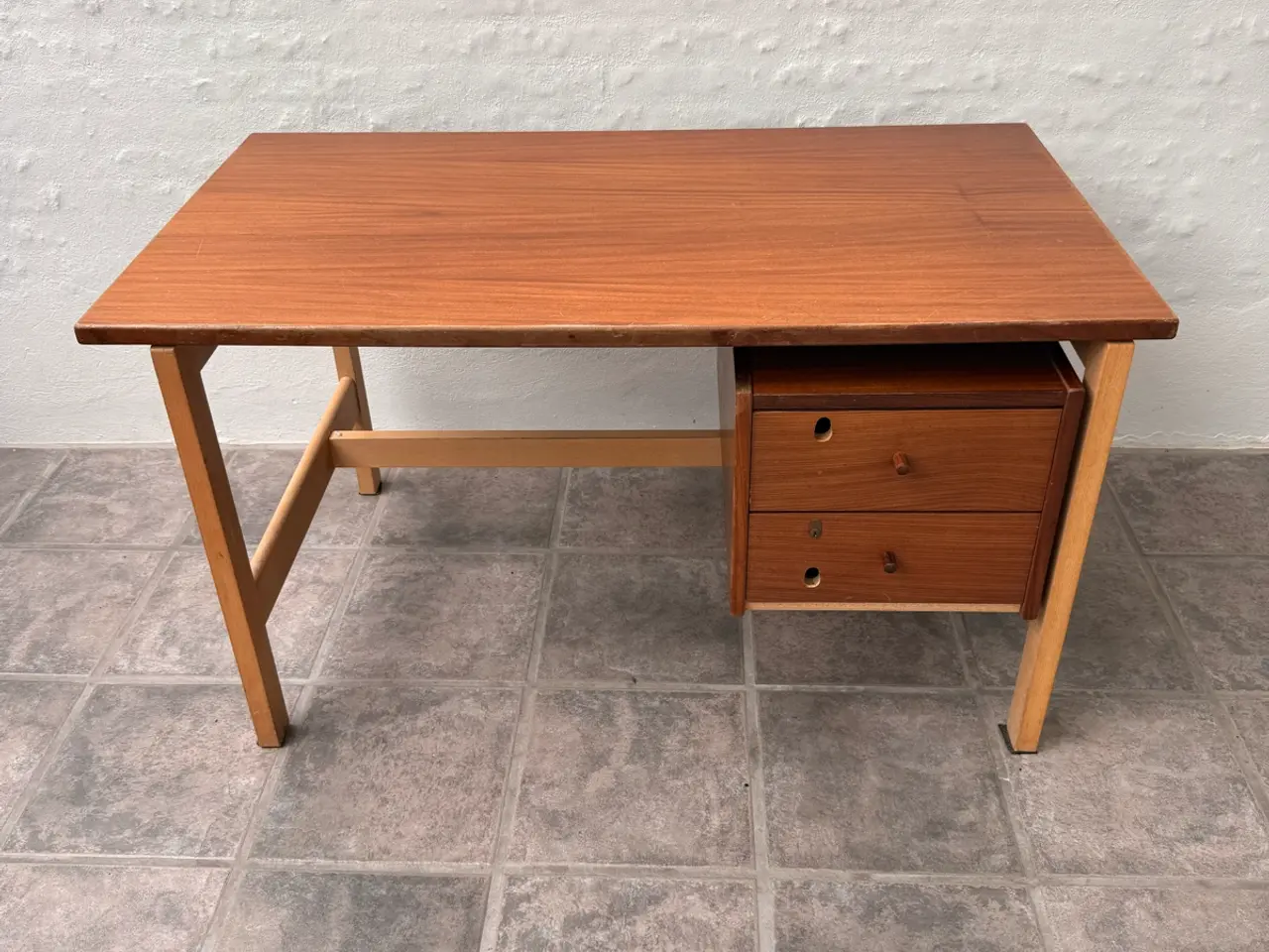 Billede 1 - Hans J. Wegner skrivebord for GETAMA – teak og eg