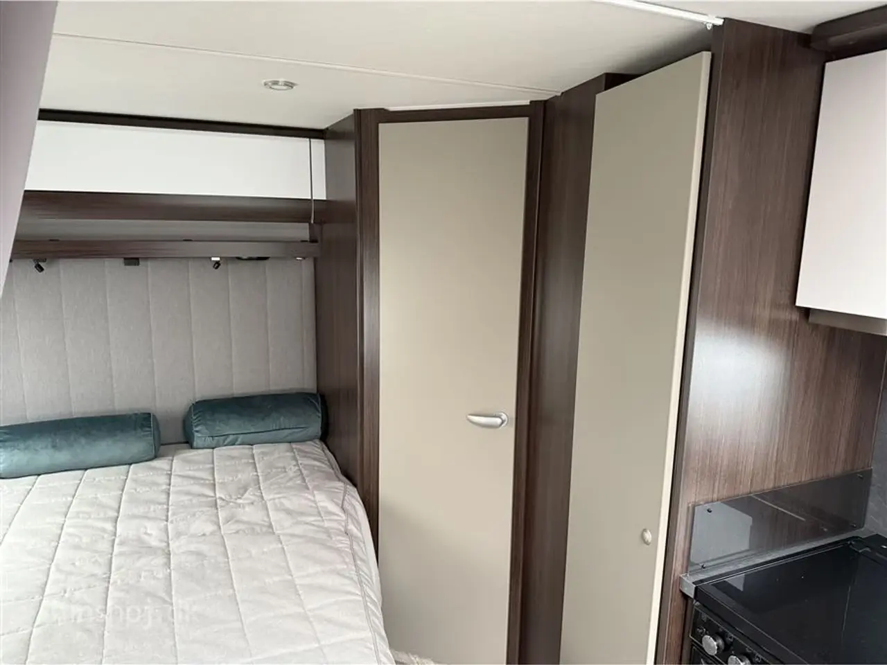 Billede 10 - 2025 - Polar Blueline 520 FD Lækker luksus vintervogn med dobbeltseng, rundsiddegruppe fra Hinshøj Caravan