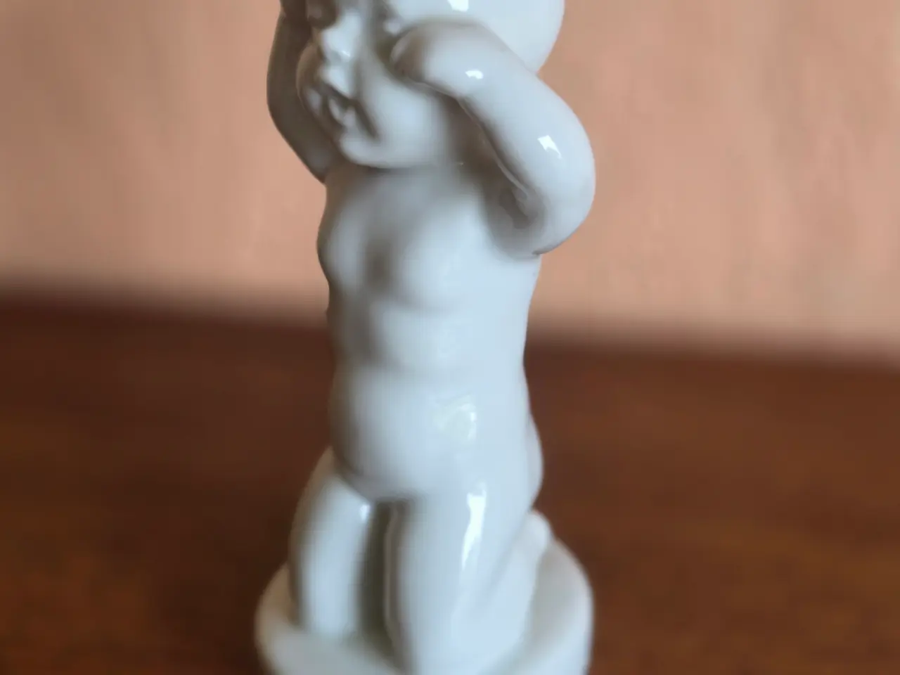 Billede 2 - Hvid porcelænsfigur – Børnefigur "Se intet" 13cm