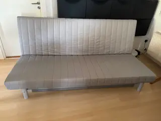 Sovesofa med opbevaring 