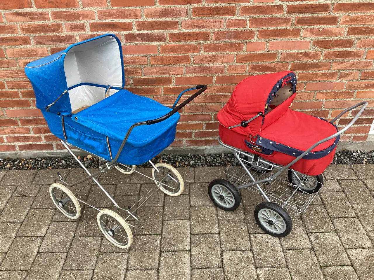 Billede 1 - Dukke barnevogn blå og rød