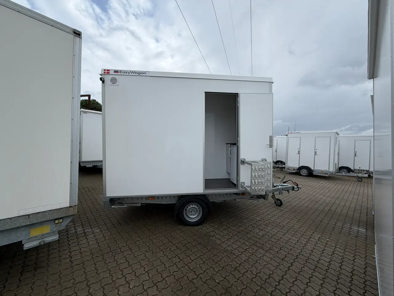 Billede 7 - TYPE 320: 4 PERSONERS SPISEVOGN-KONTOR MED TOILET