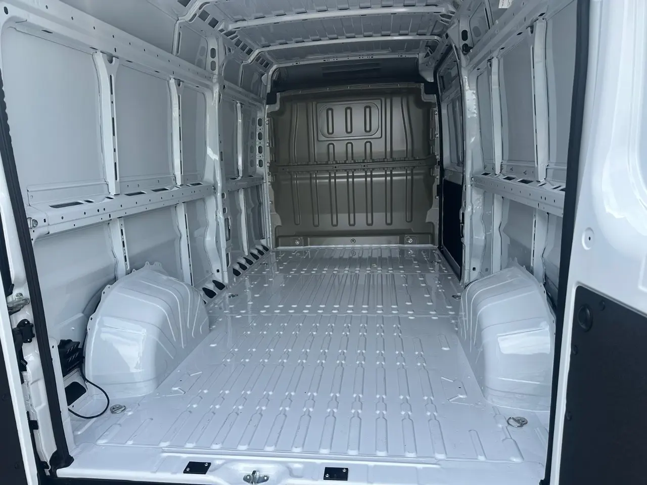 Billede 8 - Peugeot Boxer 335 2,2 BlueHDi 140 L3 Premium