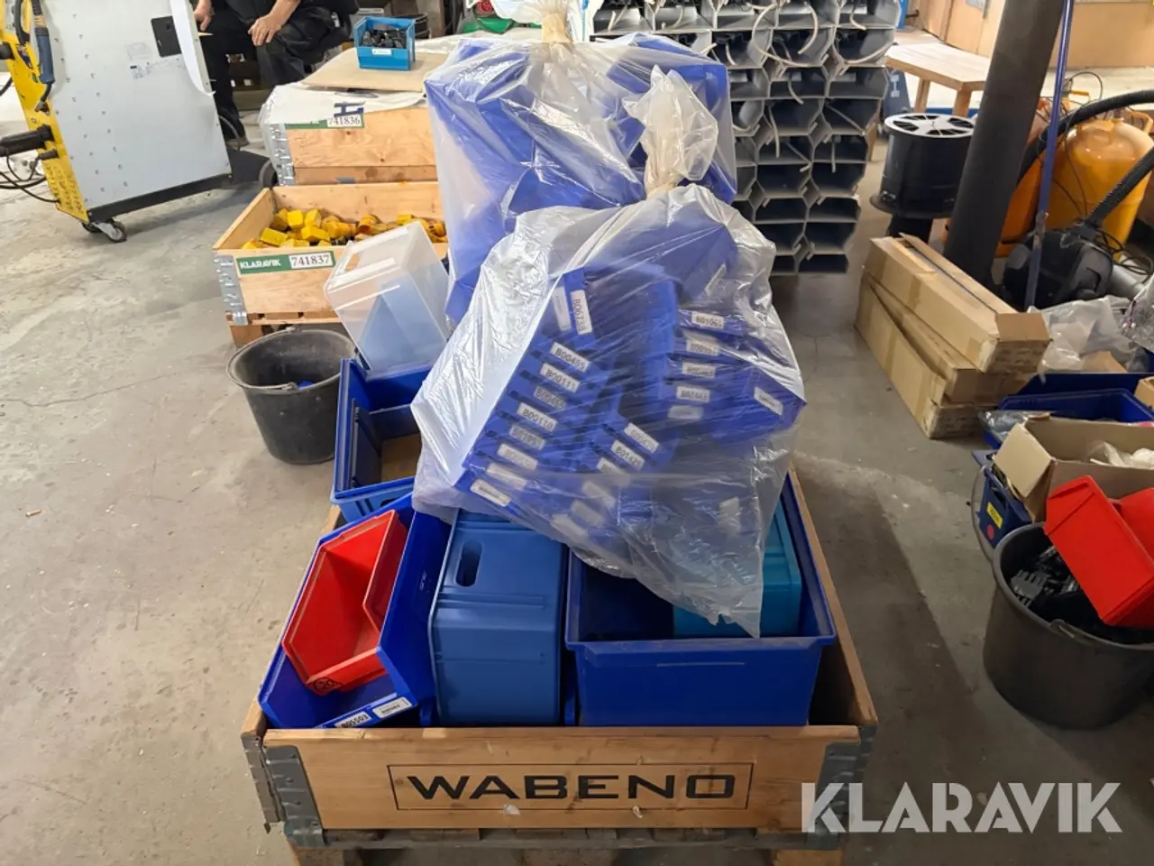 Billede 2 - Lot med plastikkasser - assorterede størrelser