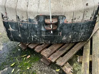 Frontklods 1100 kg sælges
