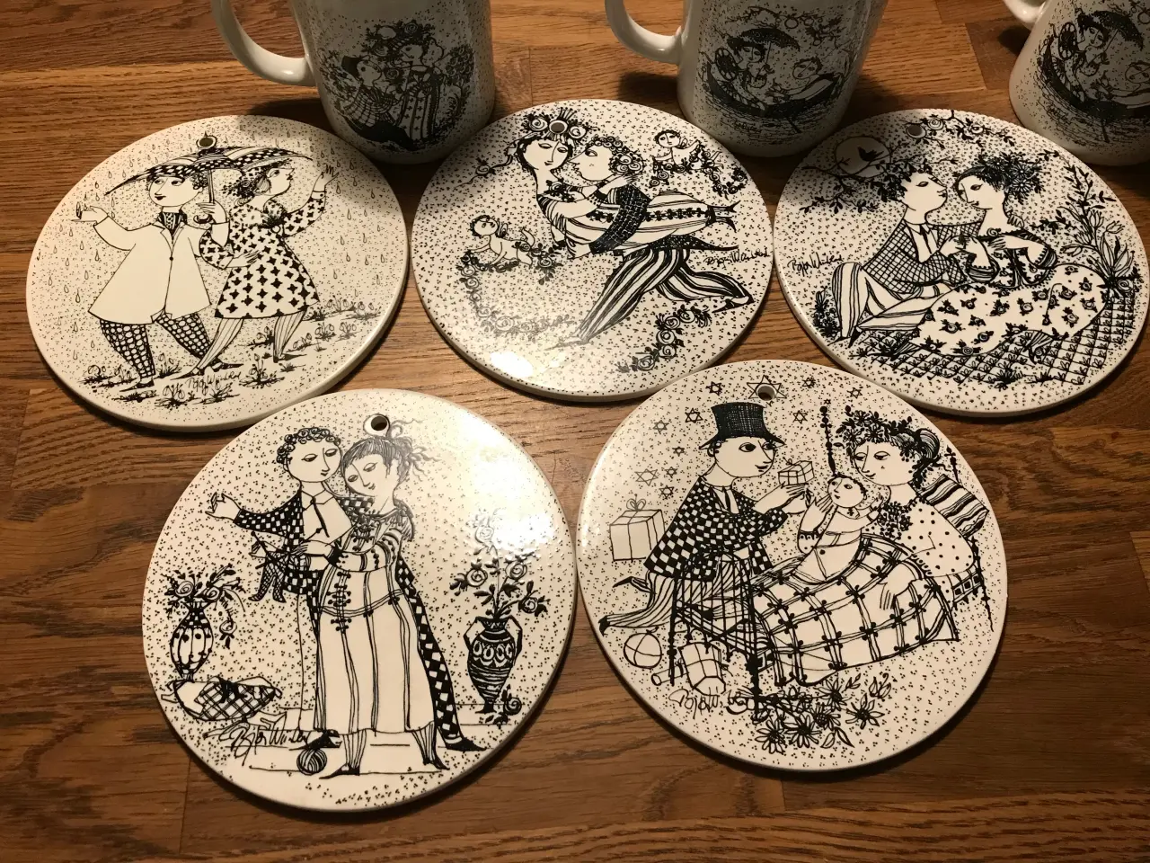 Billede 1 - Bjørn Wiinblad platter og krus sælges 